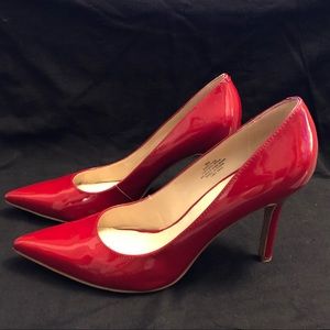 Nine West scarlet red pumps - Size 8 👠